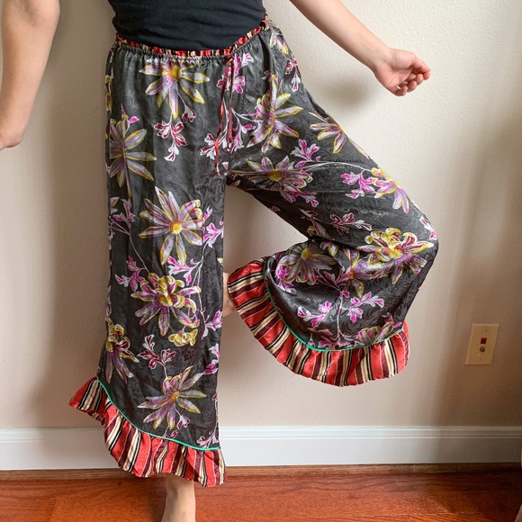 Anthropologie Pants - Eloise Anthropologie Gray Boho Floral Flare Pants